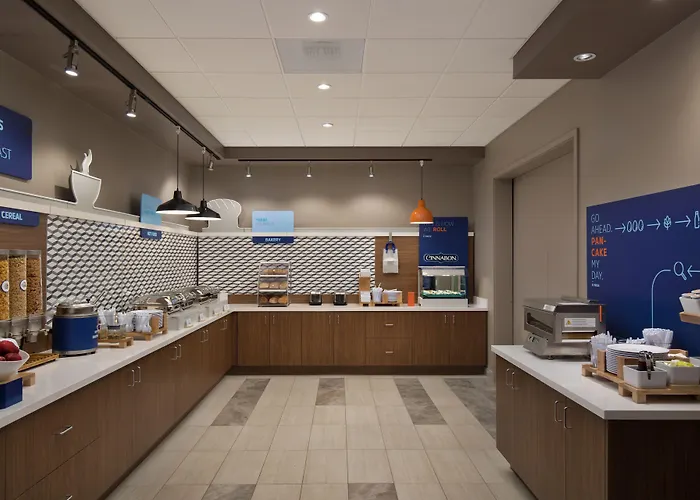 Holiday Inn Express & Suites - Portland Airport - Cascade Stn By Ihg